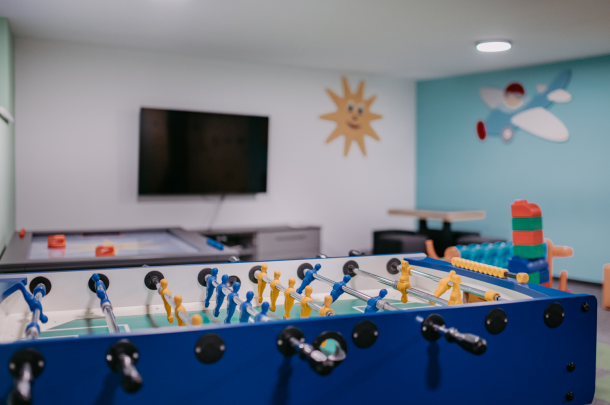 Tischfussball im Spiel- und Aufenthaltsraum