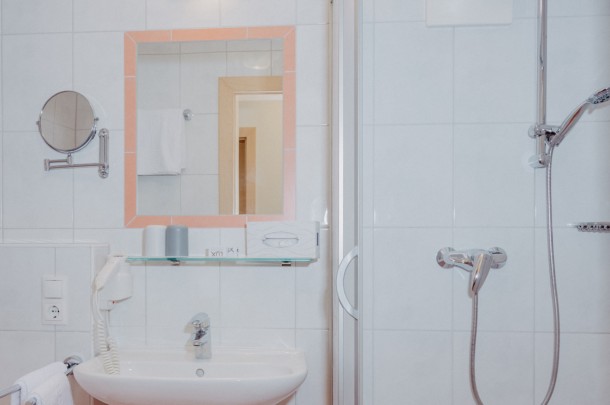 Freundliches Badezimmer Kategorie Budgetzimmer